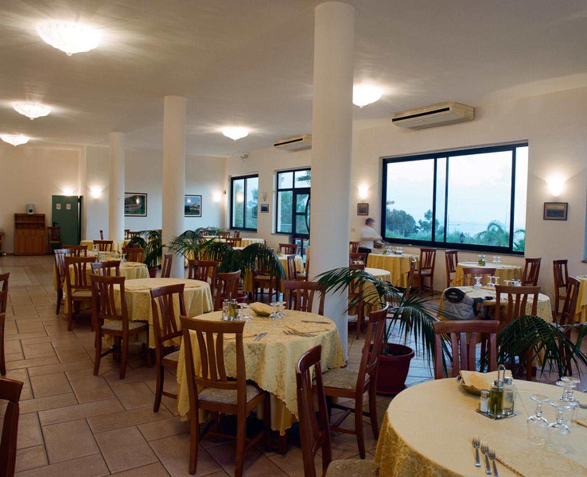 كابو فاتيكانو Villaggio Pineta Petto Bianco المظهر الخارجي الصورة
